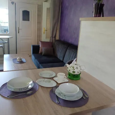 Zacisze مزرعة للإقامة *